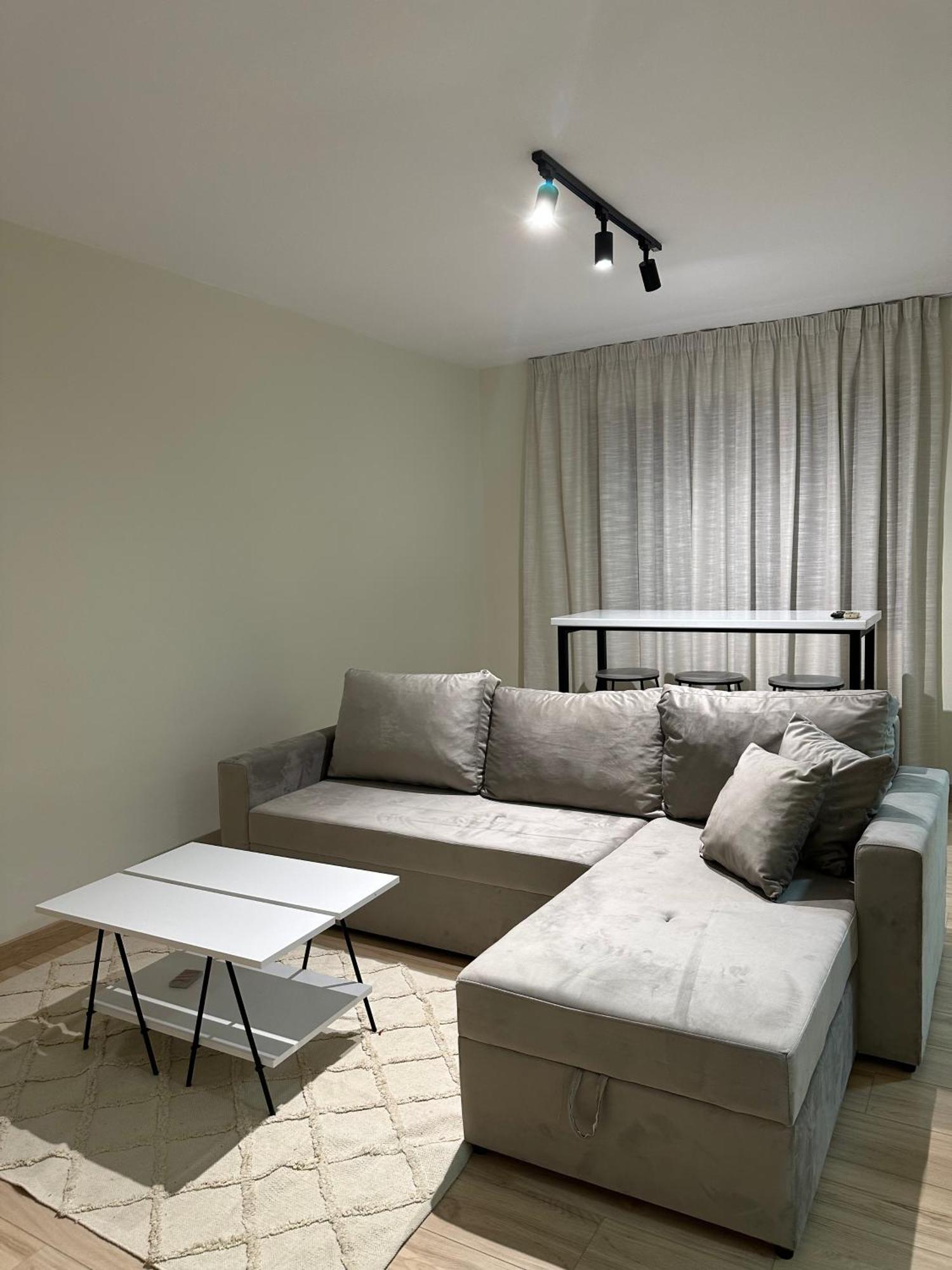 White Apartment, In The Center Of Tirana Eksteriør billede