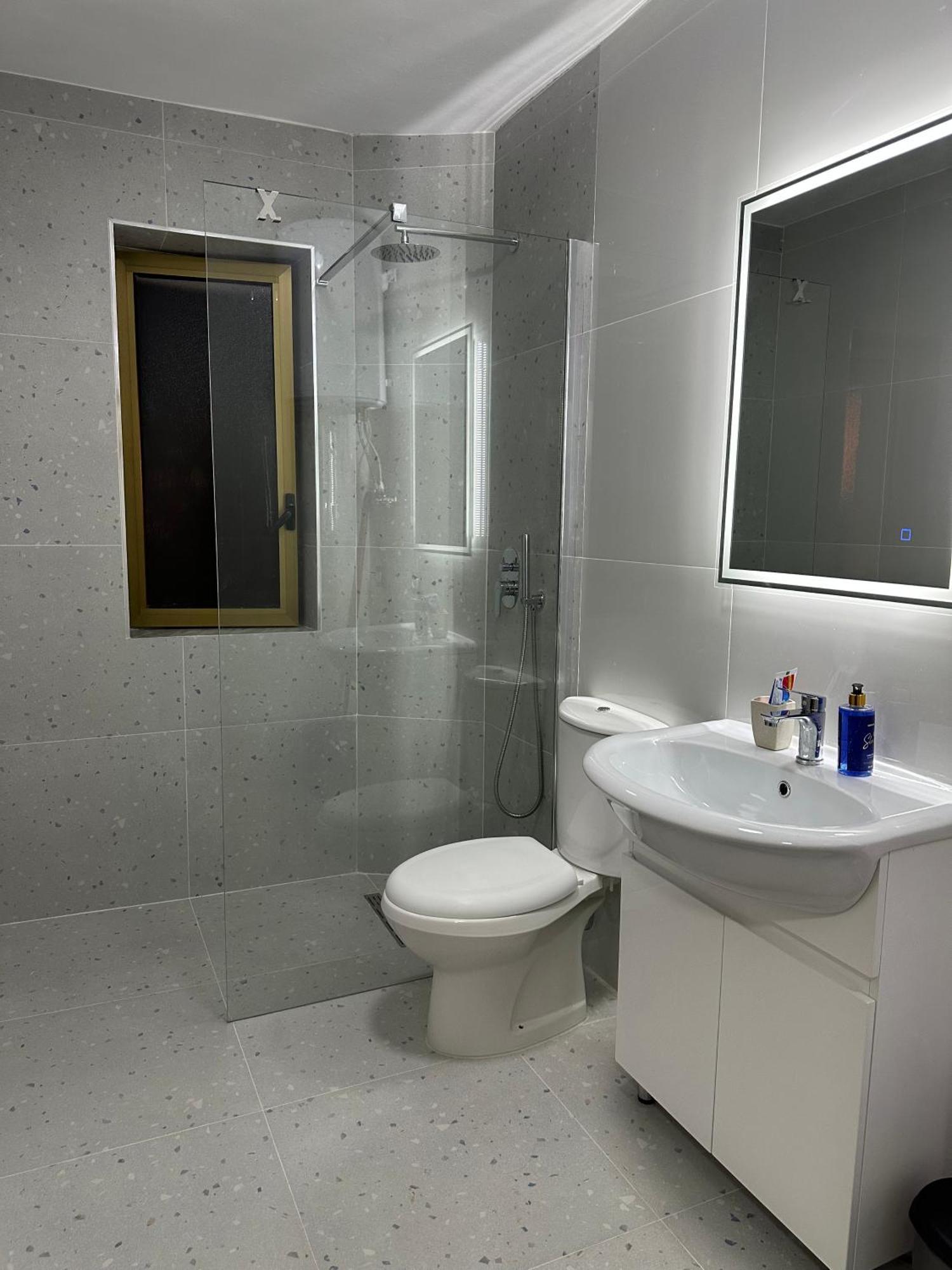 White Apartment, In The Center Of Tirana Eksteriør billede